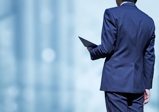 現場で使用されるロードローラーの写真